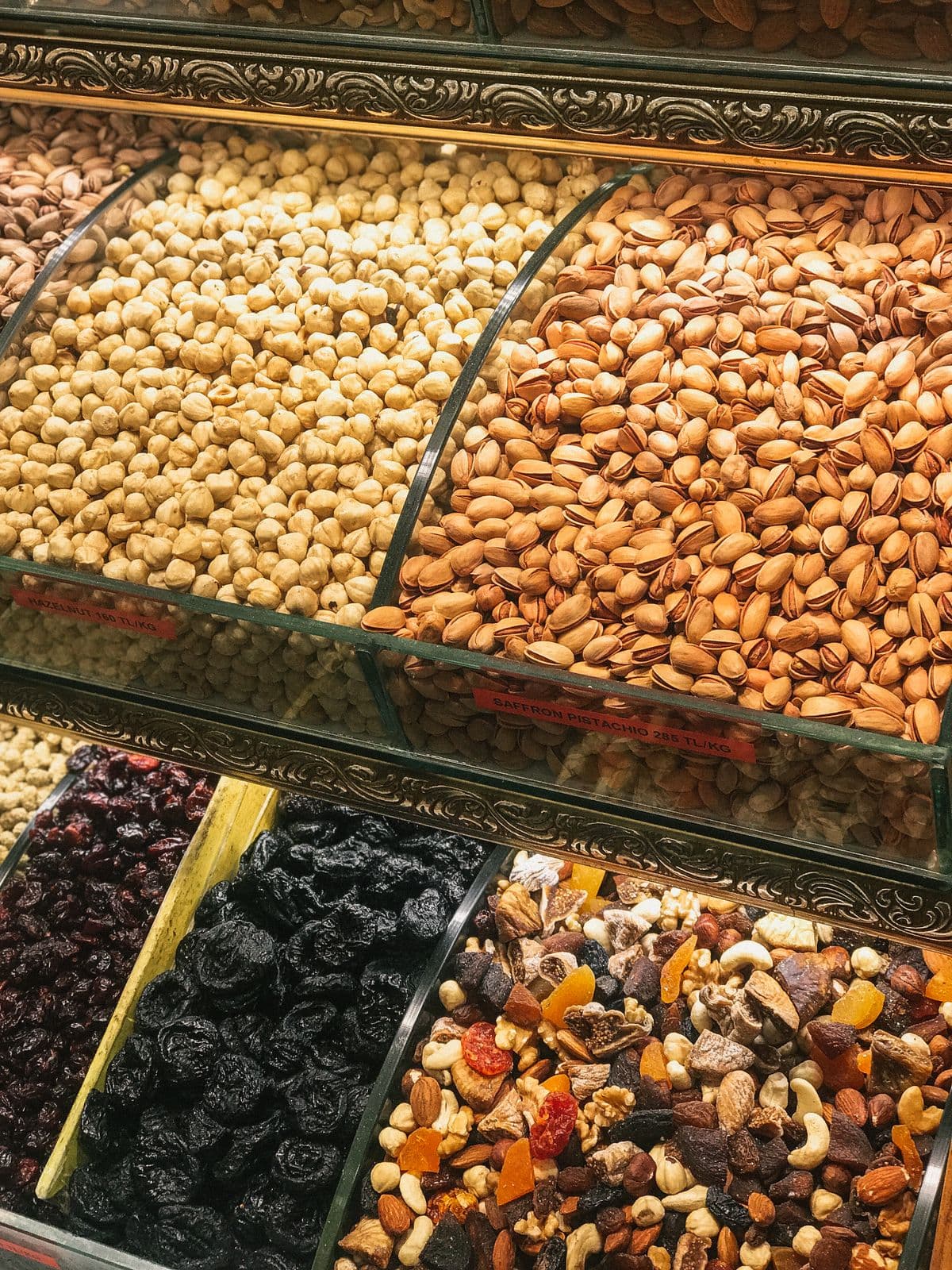 Raisins and dried grapes